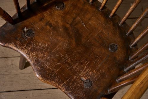 18TH CENTURY ASH AND ELM HOOP BACK WINDSOR CHAIR - ADDITIONAL PHOTO 4