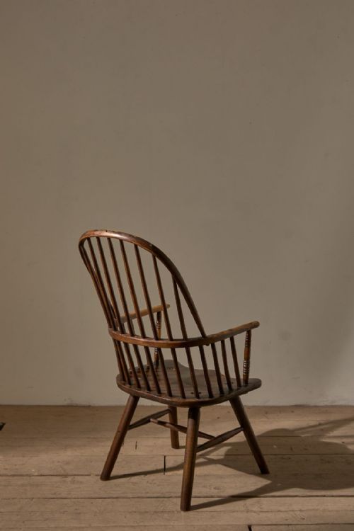 18TH CENTURY ASH AND ELM HOOP BACK WINDSOR CHAIR - ADDITIONAL PHOTO 5