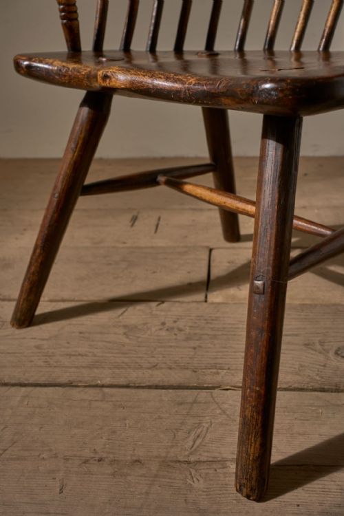 18TH CENTURY ASH AND ELM HOOP BACK WINDSOR CHAIR - ADDITIONAL PHOTO 7