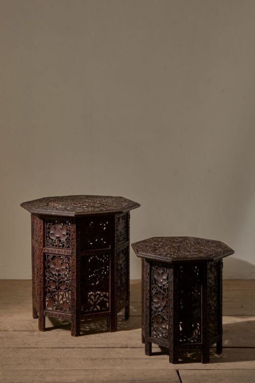 LARGE 19TH CENTURY ANGLO INDIAN PADAUK SIDE TABLE LEAF DESIGN - ADDITIONAL PHOTO 6