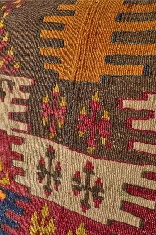 19TH CENTURY ENGLISH COUNTRY HOUSE IN ANTIQUE KILIM UPHOLSTERY - ADDITIONAL PHOTO 7