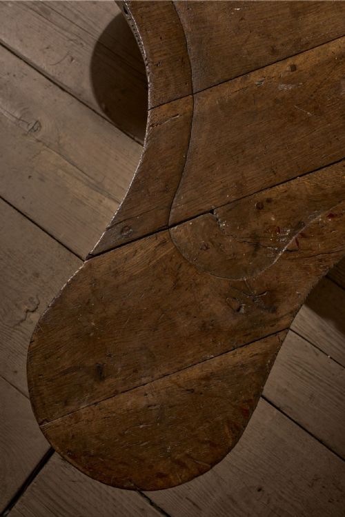 19TH CENTURY JEWELLERS BENCH COFFEE TABLE - ADDITIONAL PHOTO 8