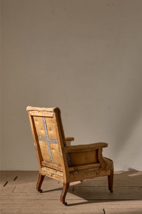 19TH CENTURY ELEGANT SHAPELY ARM ARMCHAIR - ADDITIONAL PHOTO 3