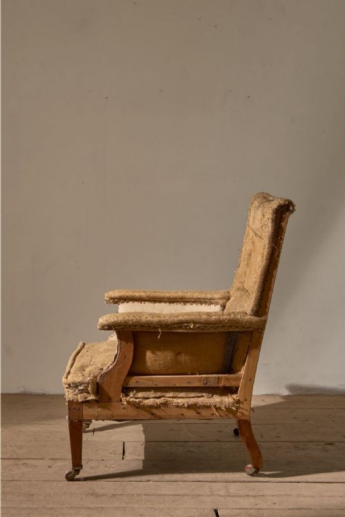 19TH CENTURY ELEGANT SHAPELY ARM ARMCHAIR - ADDITIONAL PHOTO 4