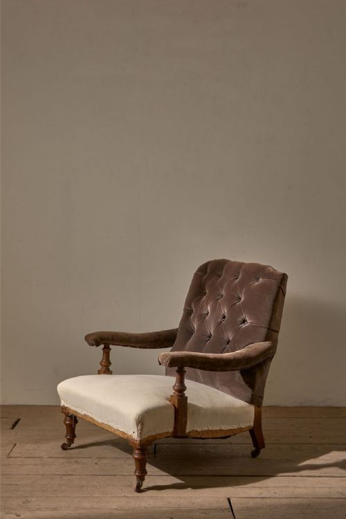 19TH CENTURY HOWARD AND SONS STYLE OPEN ARMCHAIR