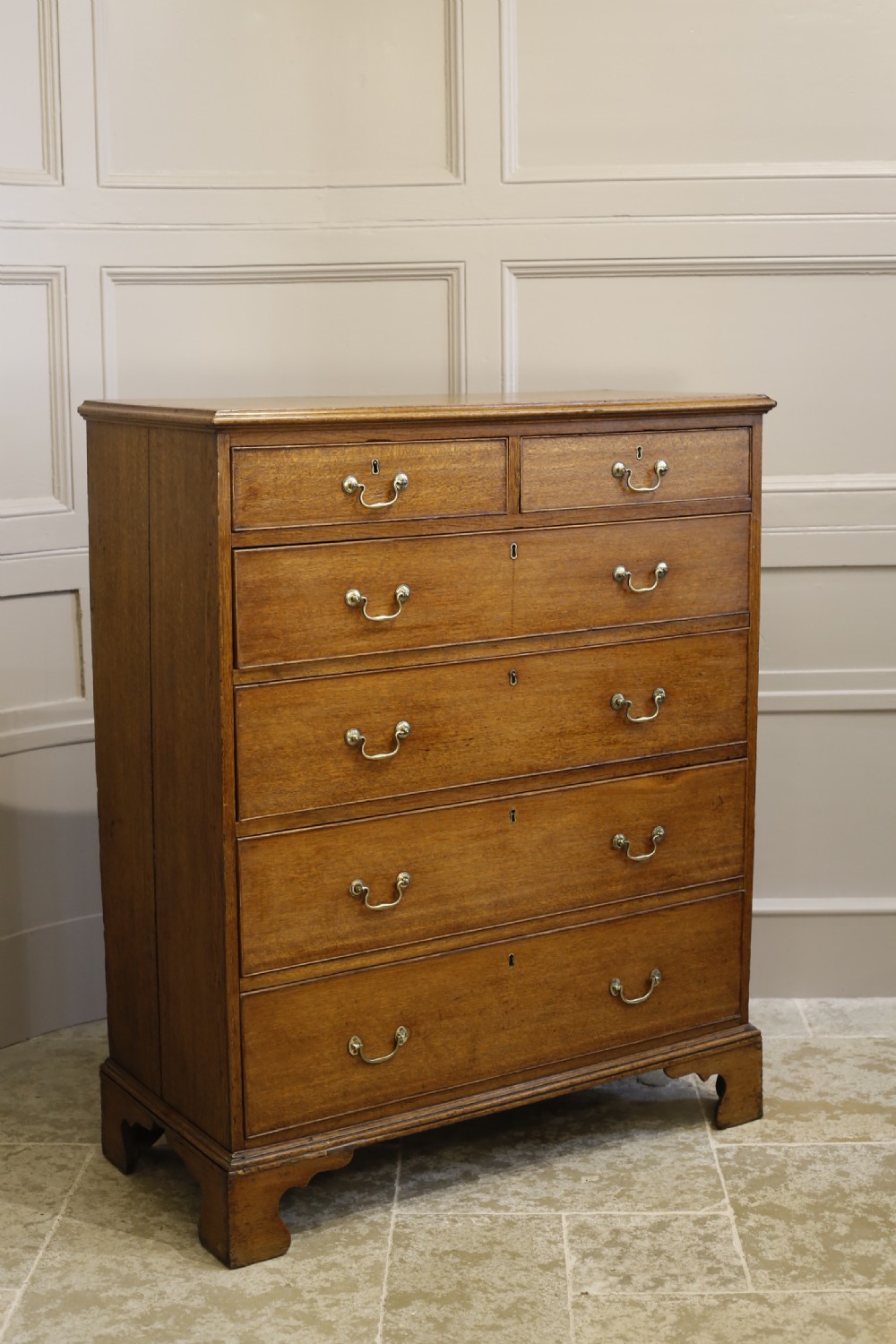 Large 18th century Oak Chest of drawers