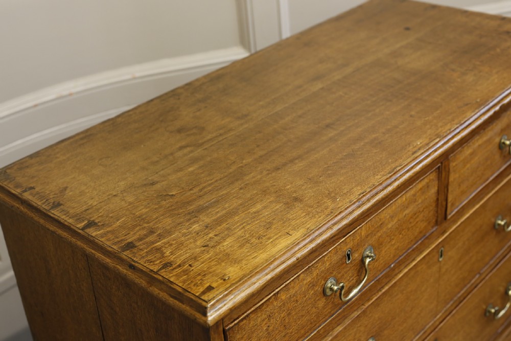 Large 18th century Oak Chest of drawers View III