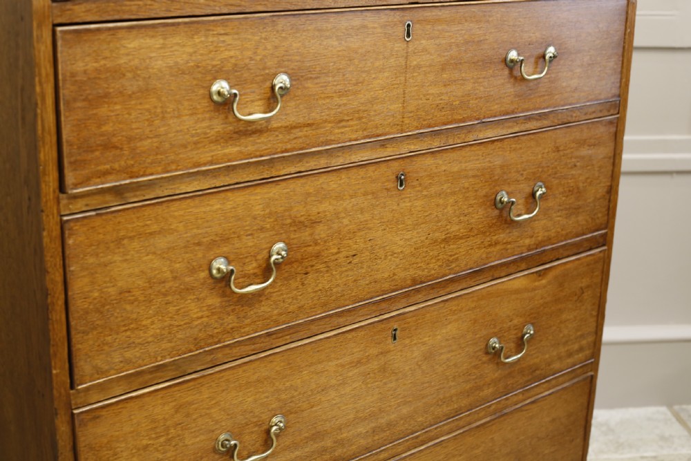 Large 18th century Oak Chest of drawers View VI