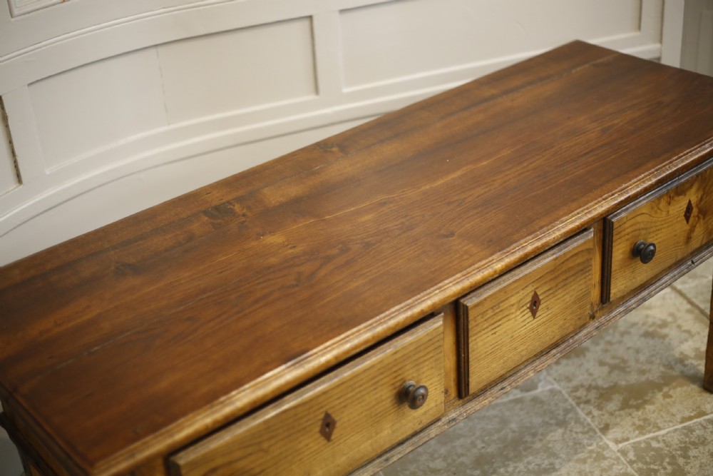 18th century Oak dresser base View III
