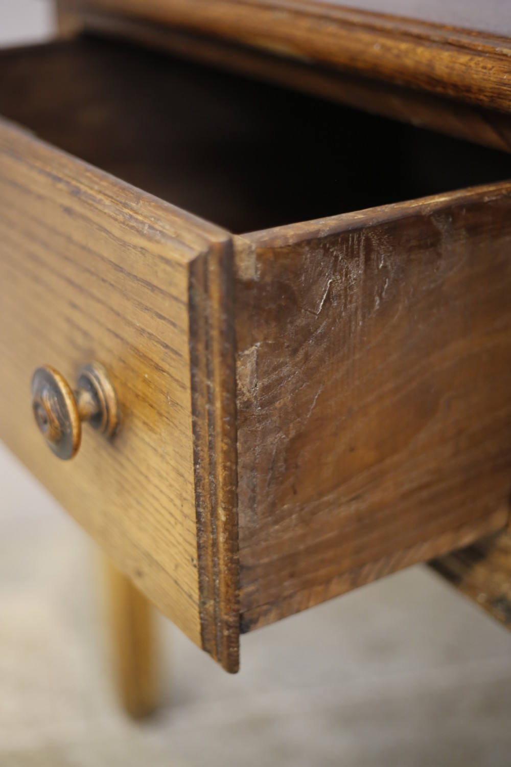 18th century Oak dresser base View V