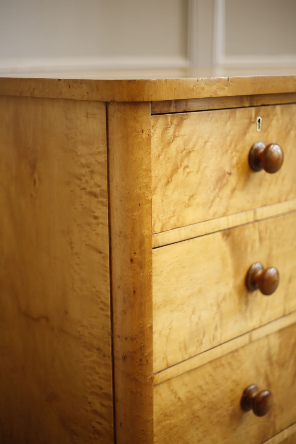 Victorian Birdseye maple chest of drawers View VII