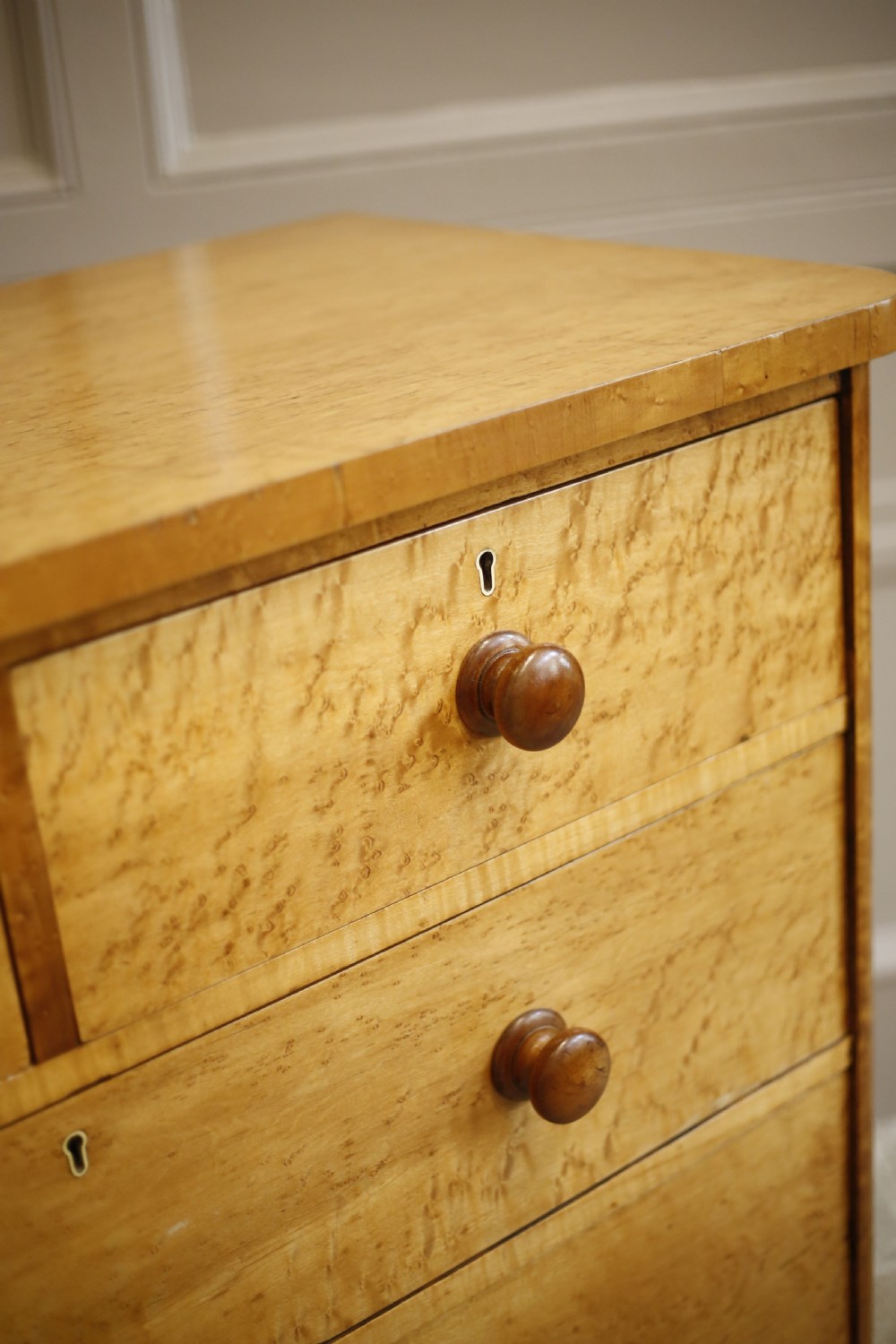 Victorian Birdseye maple chest of drawers View XV