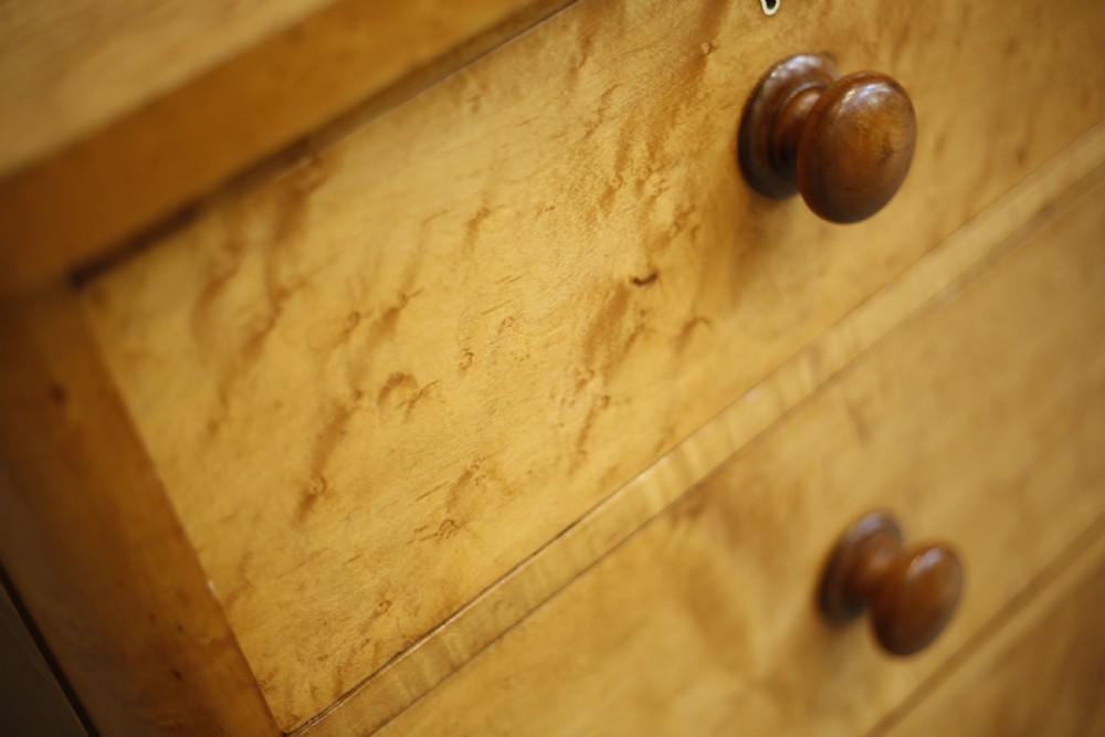 Victorian Birdseye maple chest of drawers View XVIII