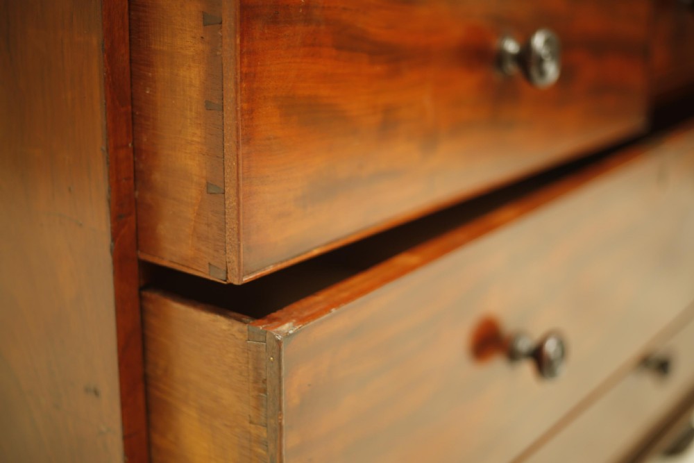 Georgian low mahogany chest of drawers View X