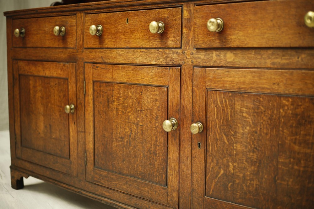 18th century Oak dresser View IV