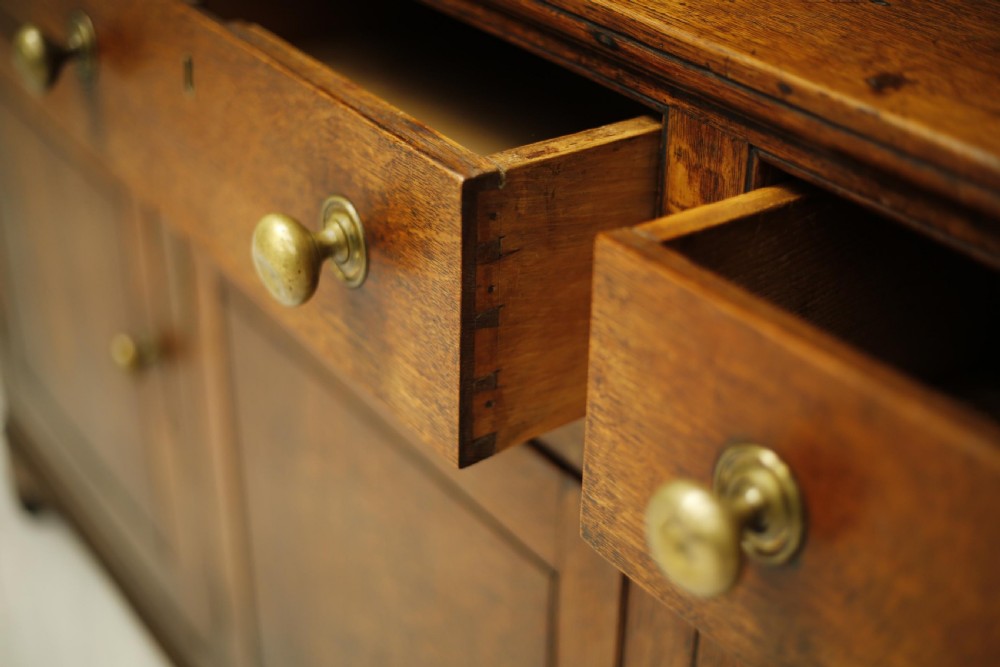18th century Oak dresser View VI