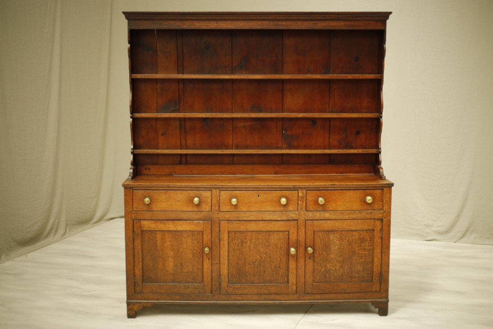 18th century Oak dresser View VII