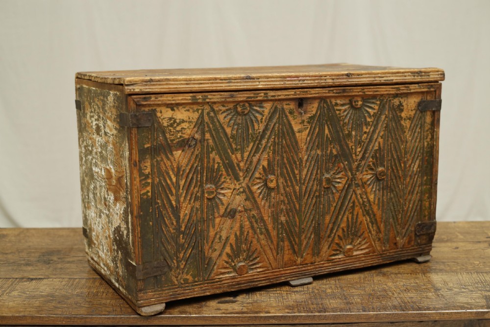 18th century carved Italian box in original paint View II