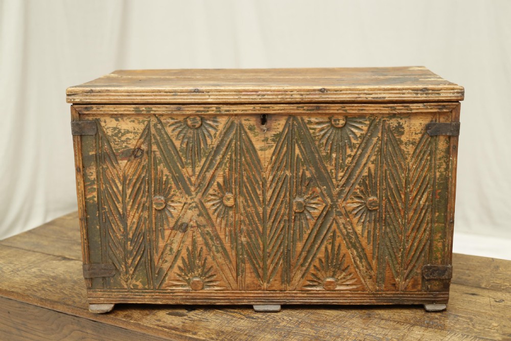 18th century carved Italian box in original paint View VI