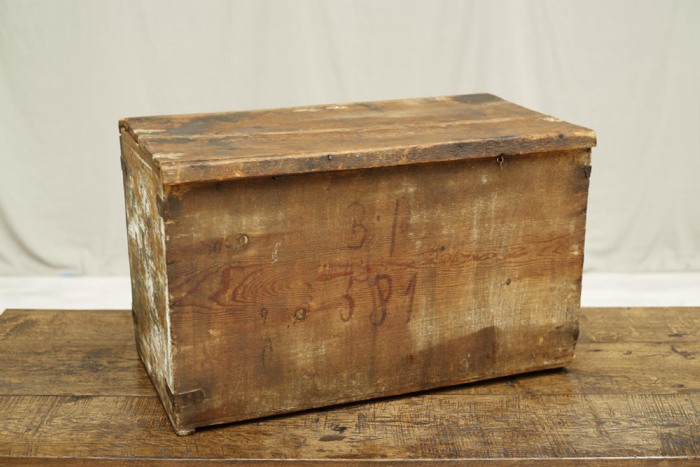 18th century carved Italian box in original paint View X