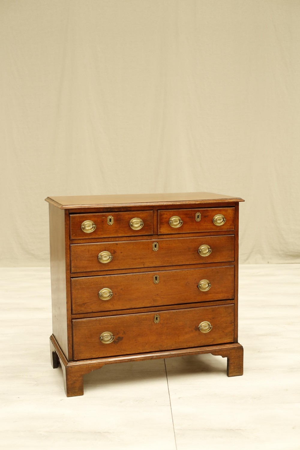 Georgian mahogany chest of drawers