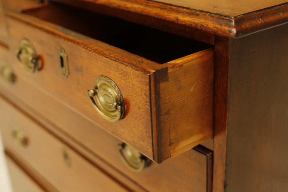 Georgian mahogany chest of drawers View IX