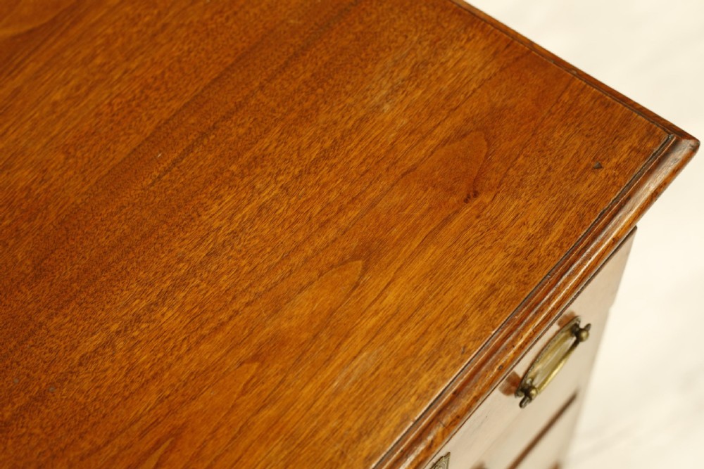 Georgian mahogany chest of drawers View X