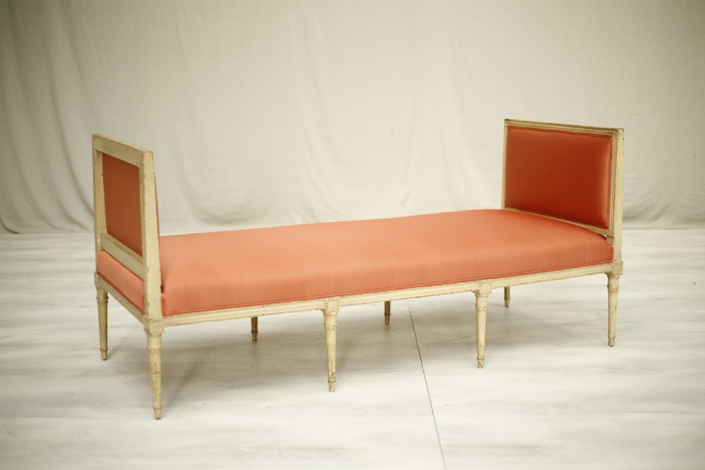 19th century French painted daybed View VIII