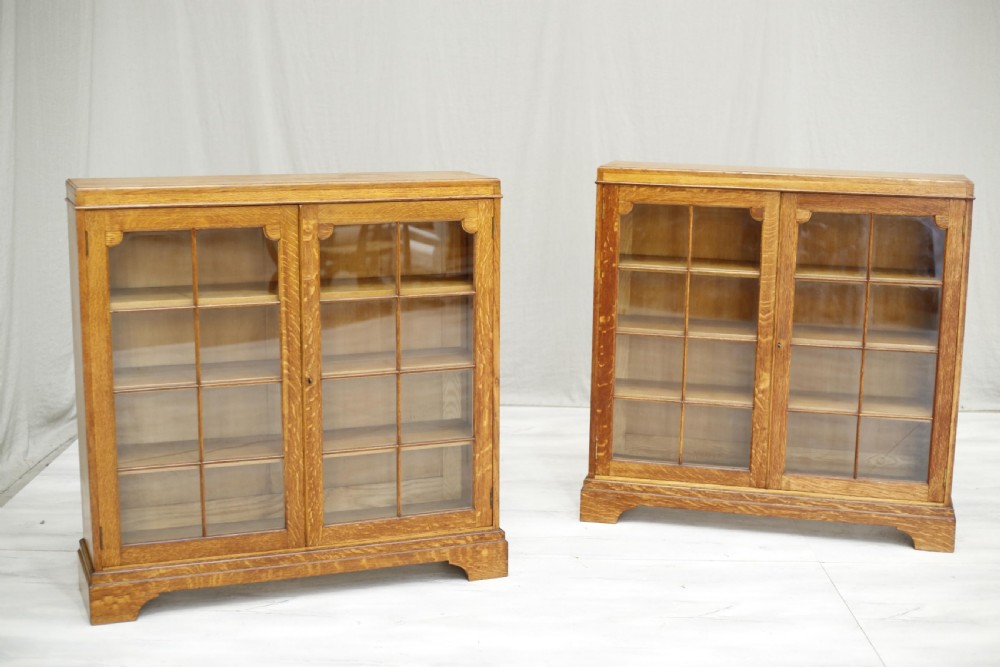 Single c.1920 oak glazed library cabinet View III