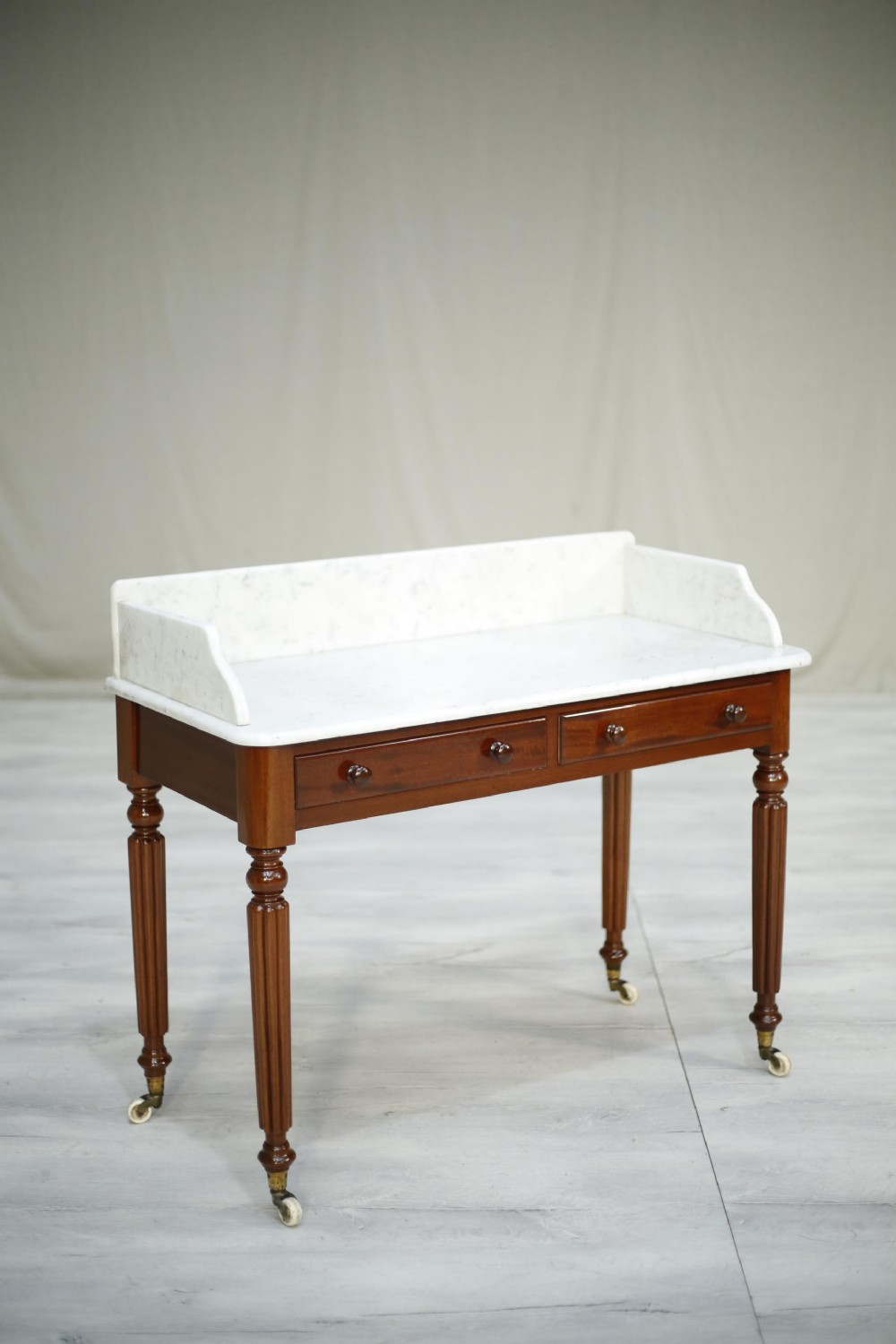 19th century Mahogany and marble wash stand, in the manner Gillows