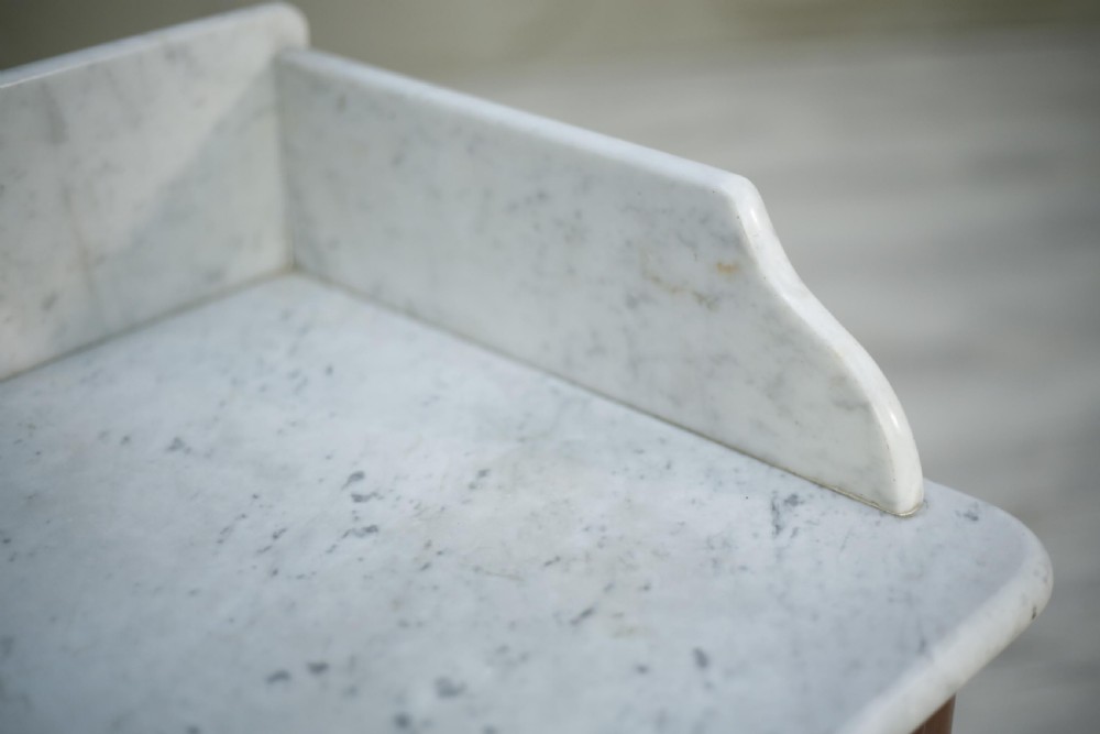 19th century Mahogany and marble wash stand, in the manner Gillows View IV