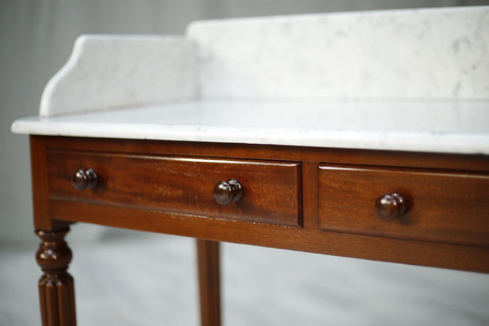 19th century Mahogany and marble wash stand, in the manner Gillows View IX