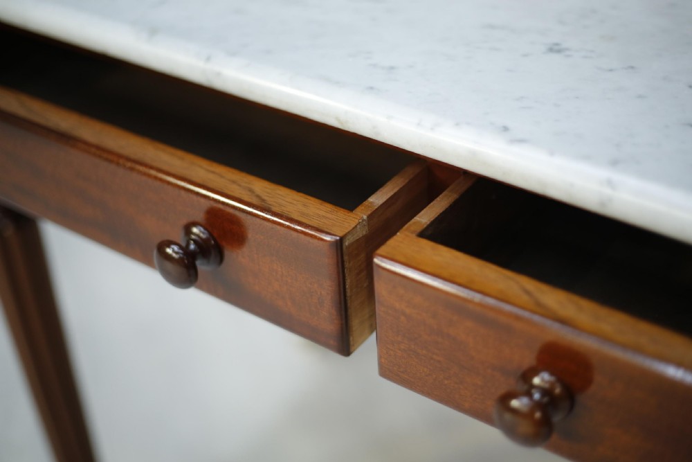19th century Mahogany and marble wash stand, in the manner Gillows View X