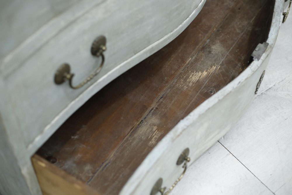 18th century painted Serpentine chest of drawers View XII
