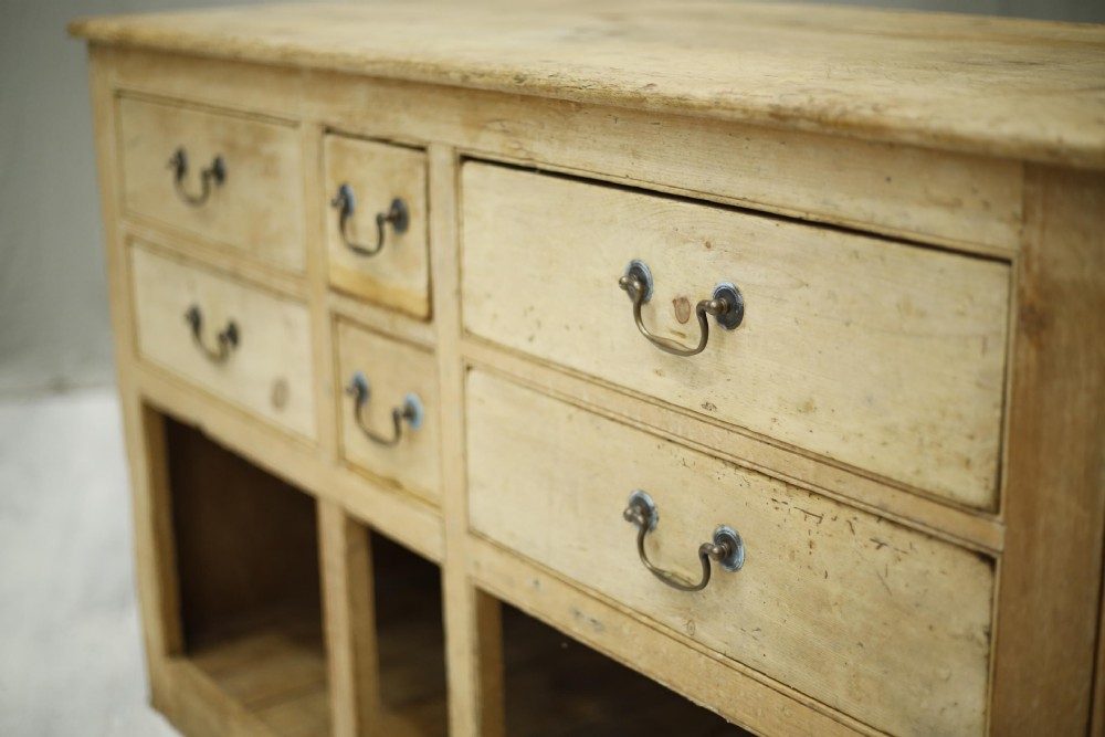 19th century Rustic antique pine counter View VIII