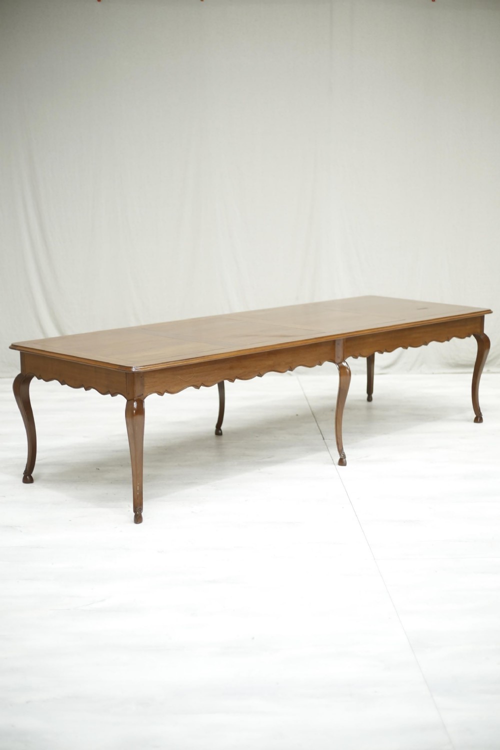 3m 20th century dining table with cabriole legs