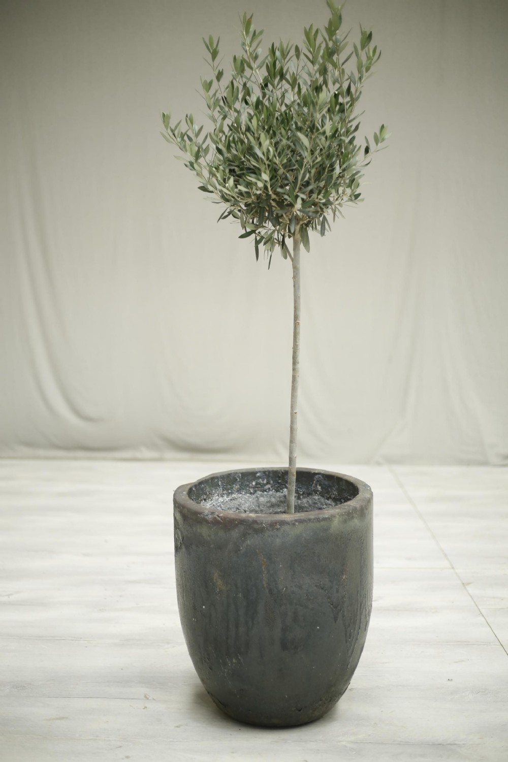 Very large smelting pots-No1