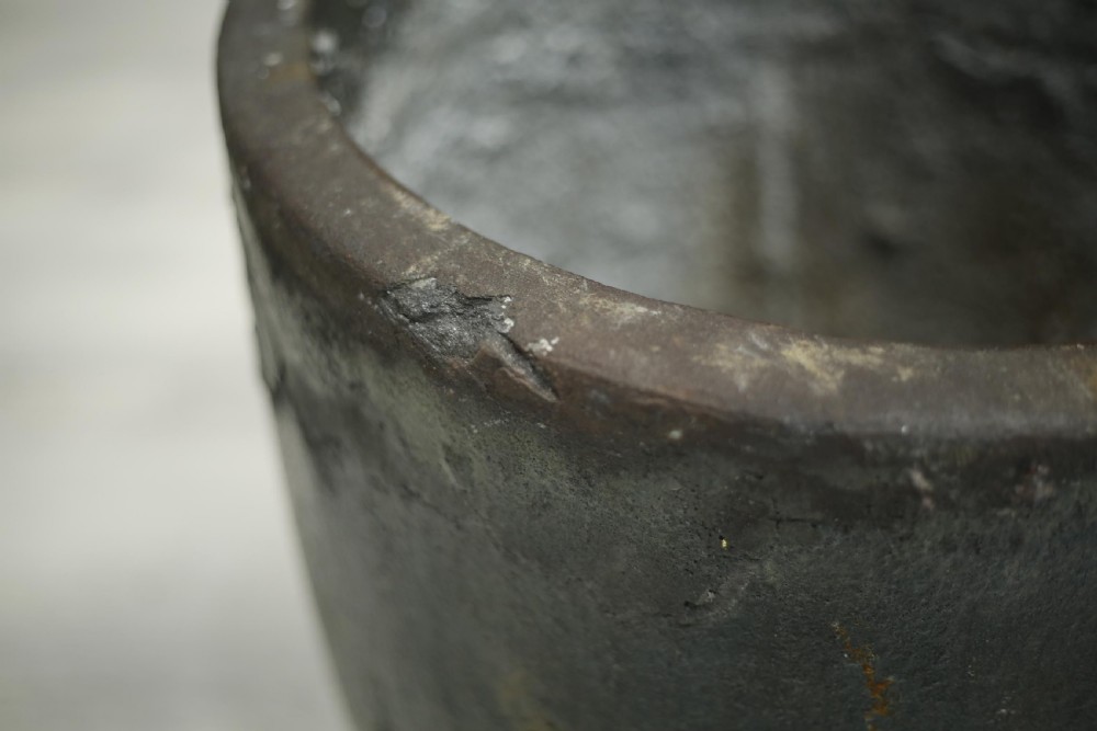 Very large smelting pots-No1 View V