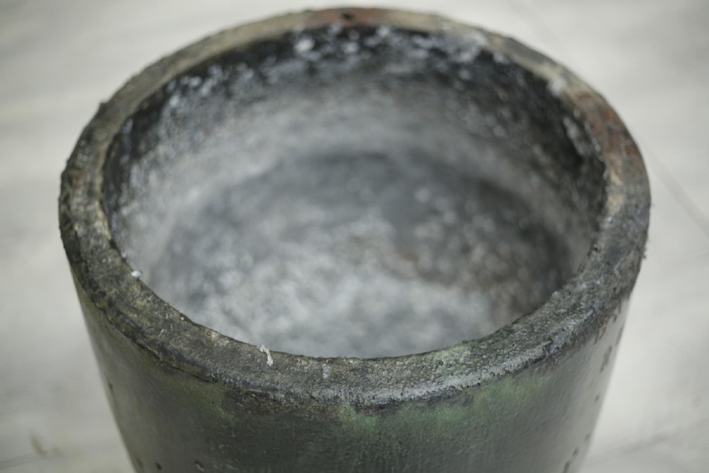 Very large smelting pot- No2 View IV