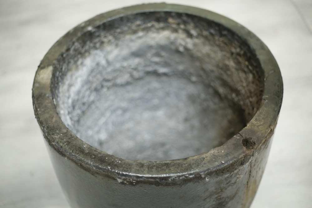 Very large smelting pot- No5 View VII