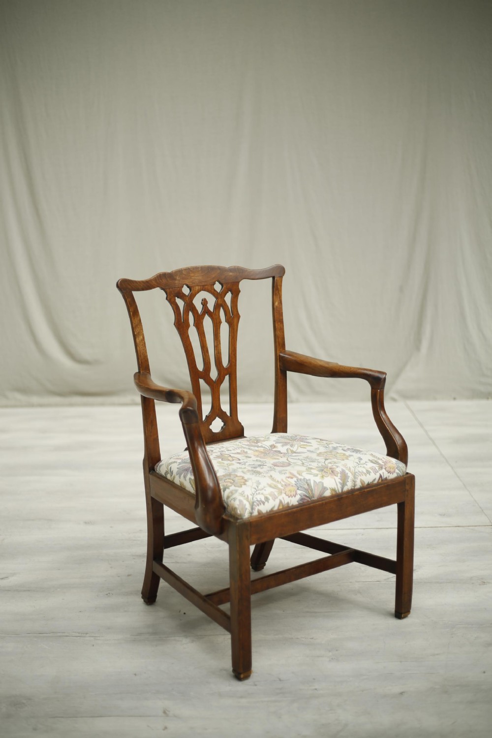 18th century Georgian mahogany splat back armchair
