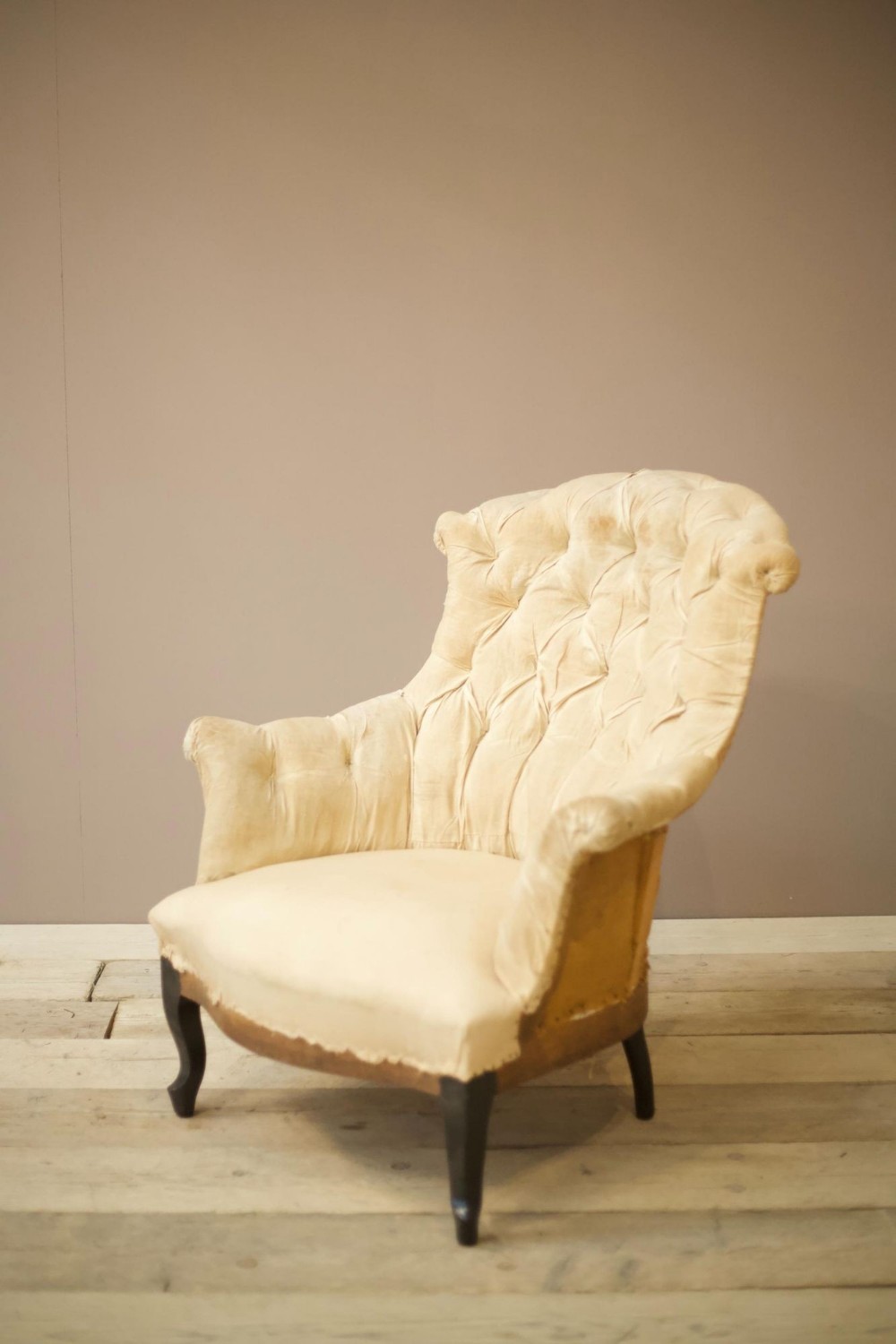 Napoleon III buttoned fishtail armchair - large