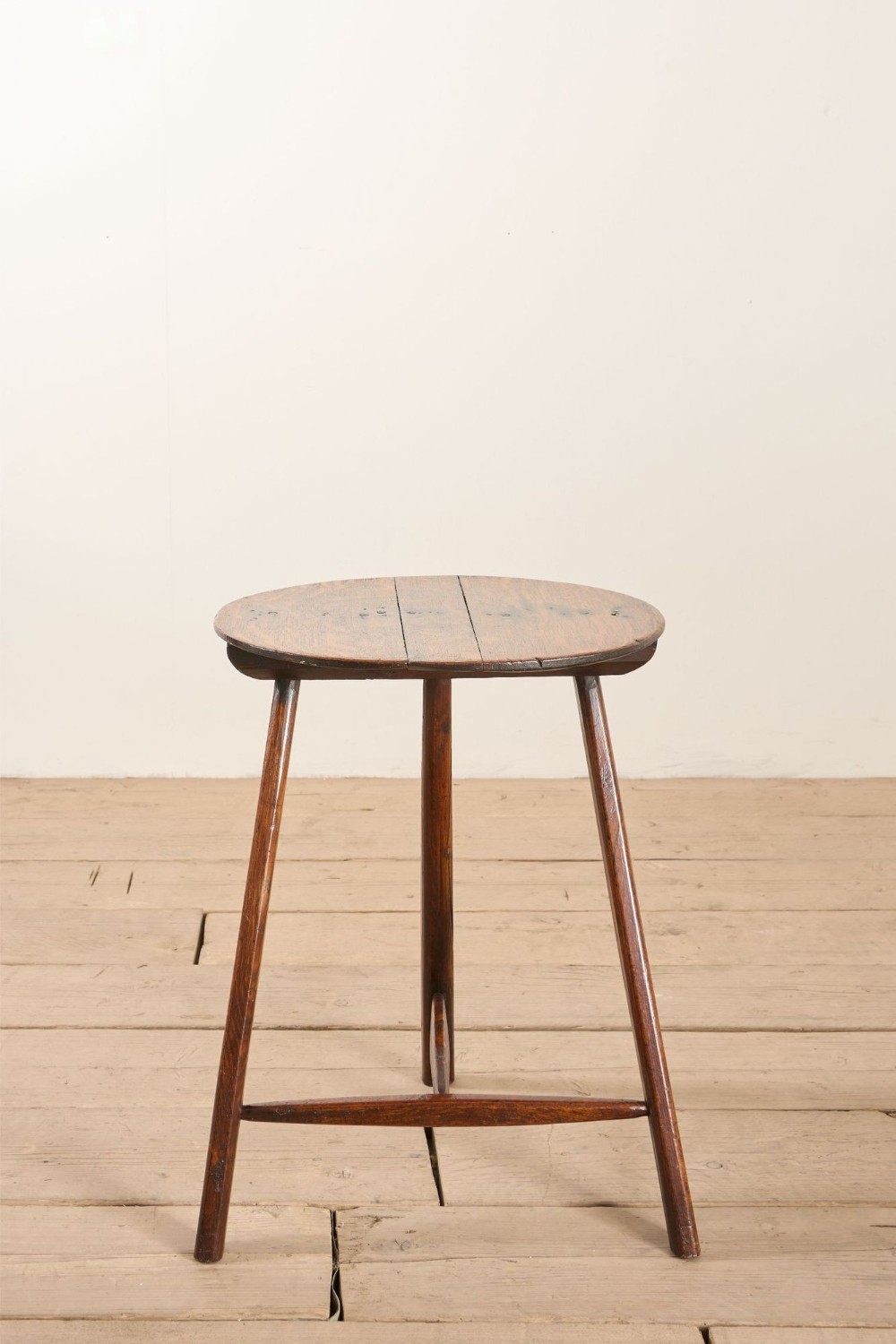 Rare late 18th early 19th century Elm cricket table
