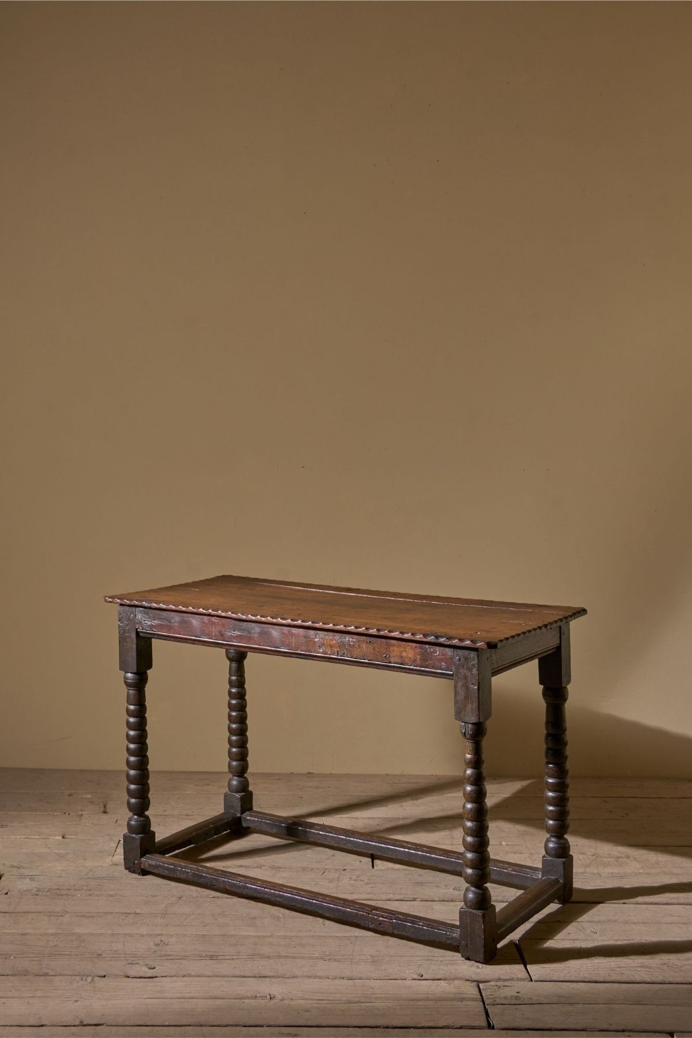 18th century Oak bobbin legged occasional table