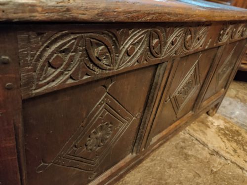 LATE 17TH CENTURY OAK THREE PANELLED COFFER - ADDITIONAL PHOTO 3