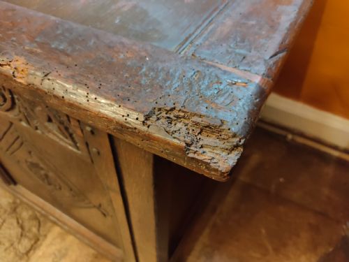 LATE 17TH CENTURY OAK THREE PANELLED COFFER - ADDITIONAL PHOTO 6