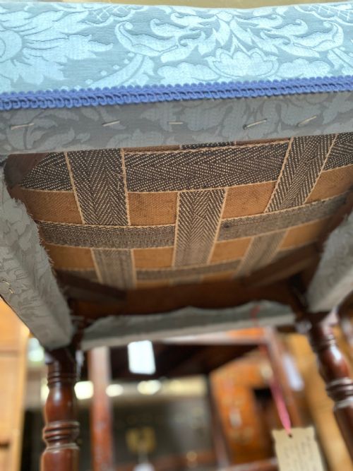 REGENCY MAHOGANY SQUARE STOOL ON TURNED AND TAPERED LEGS - ADDITIONAL PHOTO 3