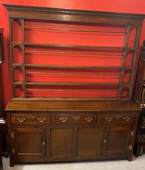 FINE QUALITY GEORGE III OAK DRESSER - ADDITIONAL PHOTO 1