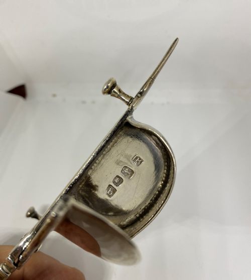 GEORGIAN CANDLE SNUFFERS LONDON 1777 - ADDITIONAL PHOTO 2
