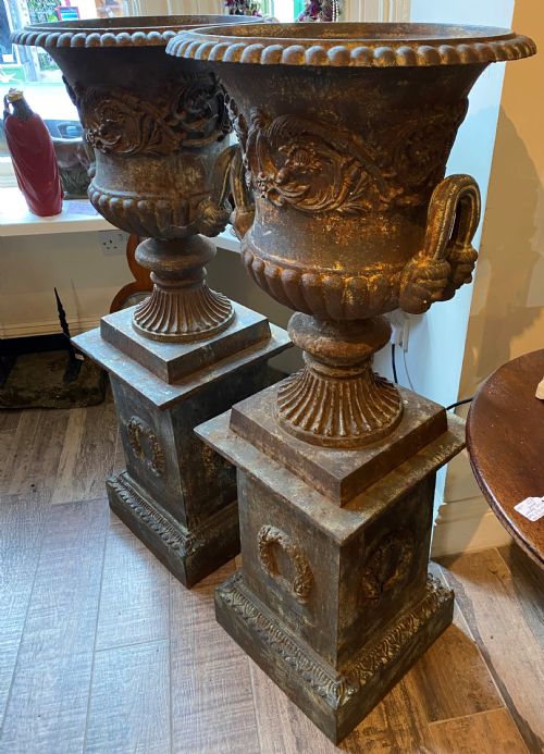 LARGE PAIR OF COUNTRY HOUSE CAST IRON MEDICI URNS ON STANDS - ADDITIONAL PHOTO 1